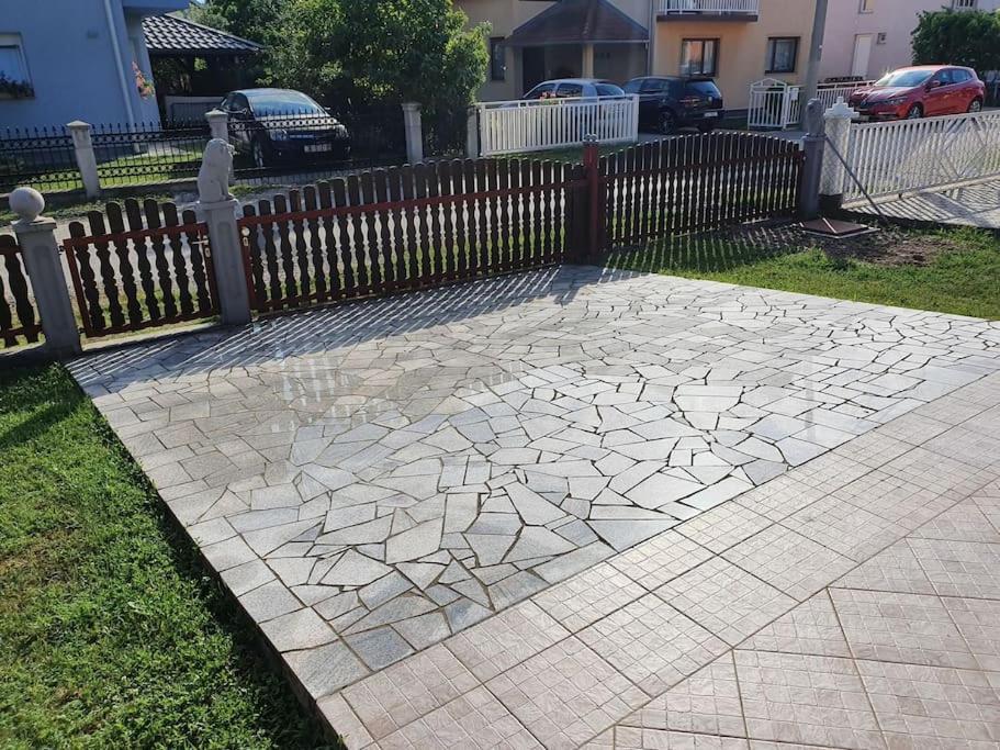 House Antea Apartment Lucko Екстериор снимка