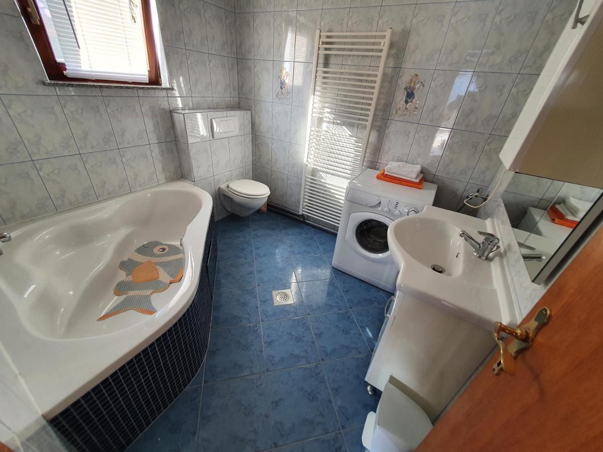House Antea Apartment Lucko Екстериор снимка